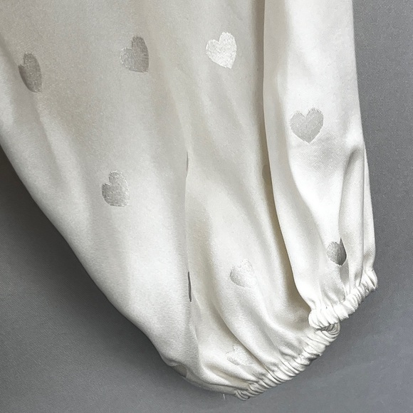 Rose & Olive Blouse M Split Neck Ivory White Silver Heart pin tuck Valentine - Picture 8 of 10